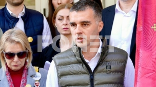 Vučić i Dodik teraju decu
